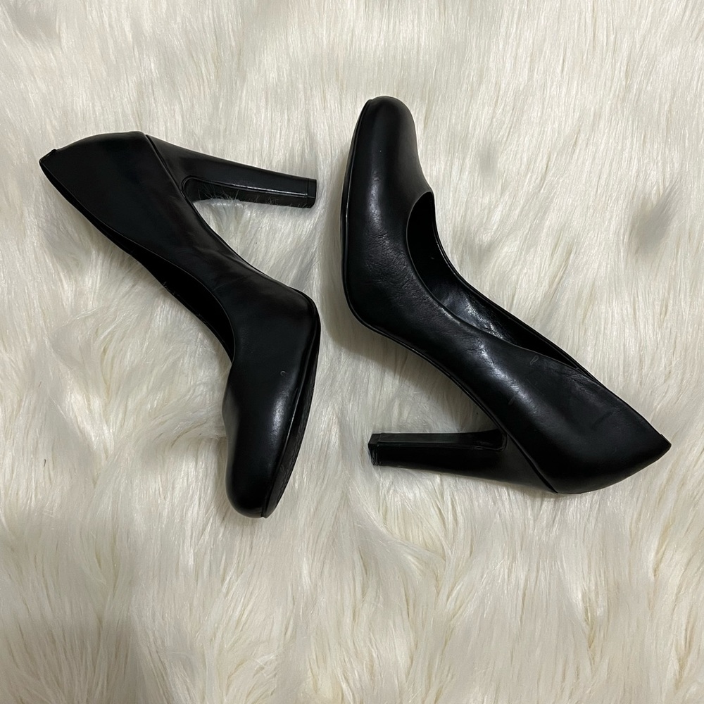 Jessica Simpson black heels